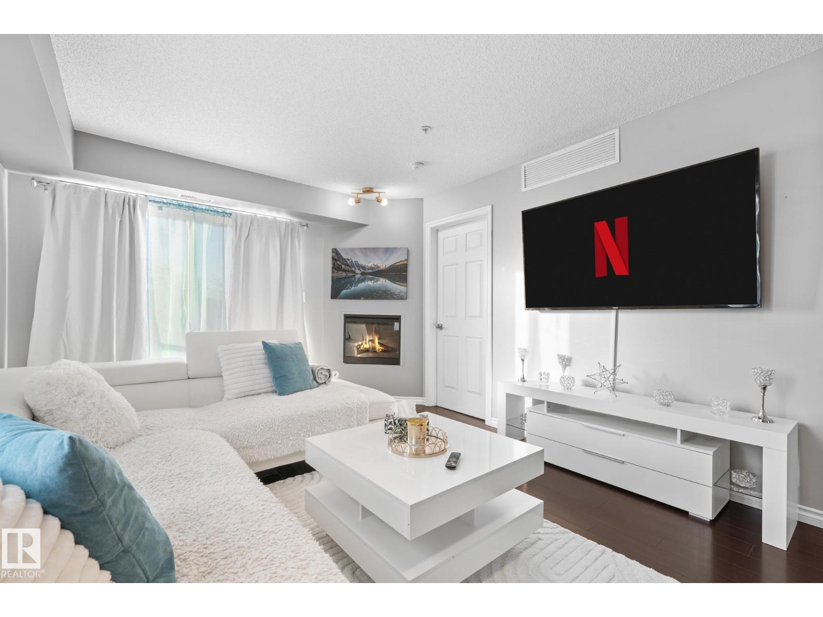 #301 10118 106 AV NW