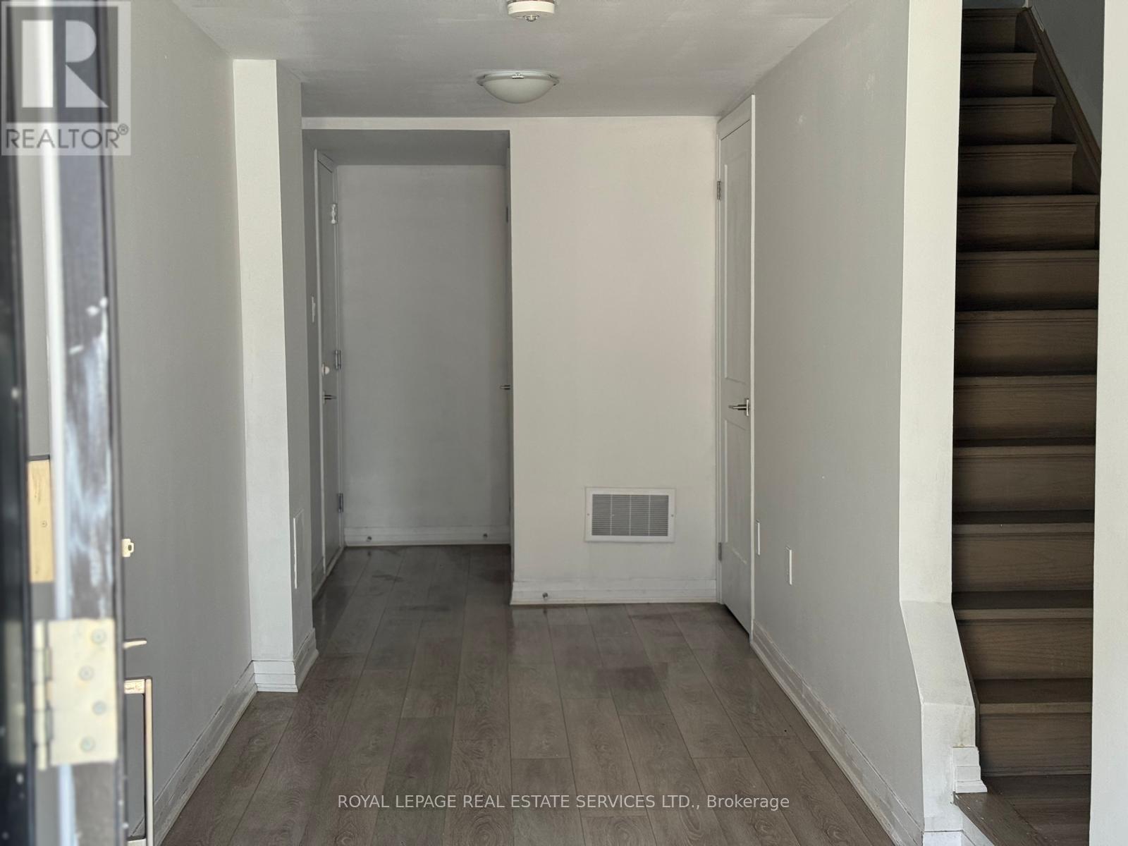70 - 51 SPARROW AVENUE