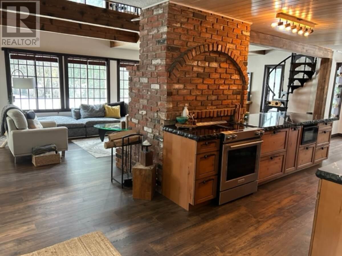 3025 Camozzi Road