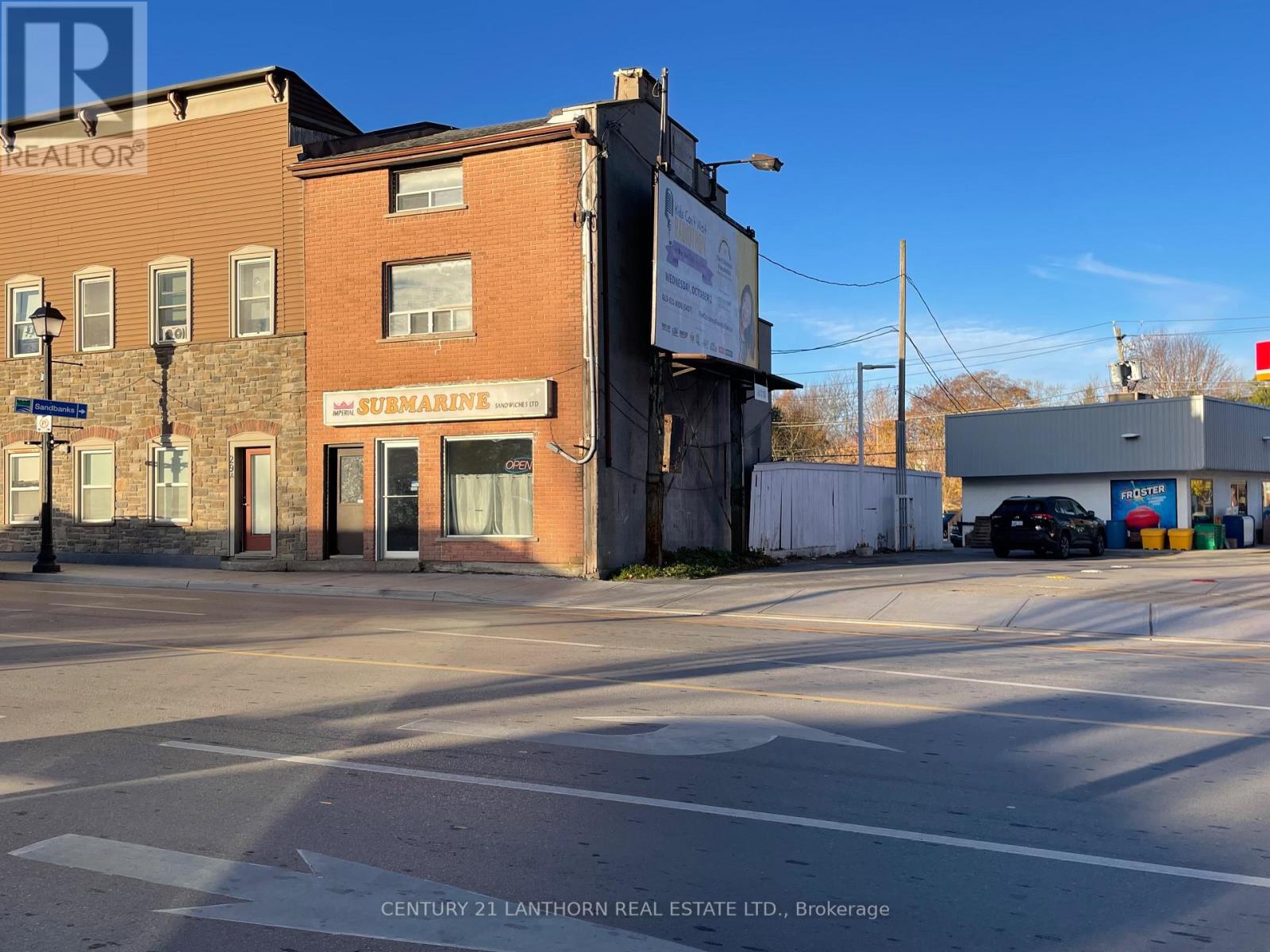 Photo 1 of 21 — 325 PICTON MAIN STREET E, Prince Edward County (Picton Ward), ON K0K2T0