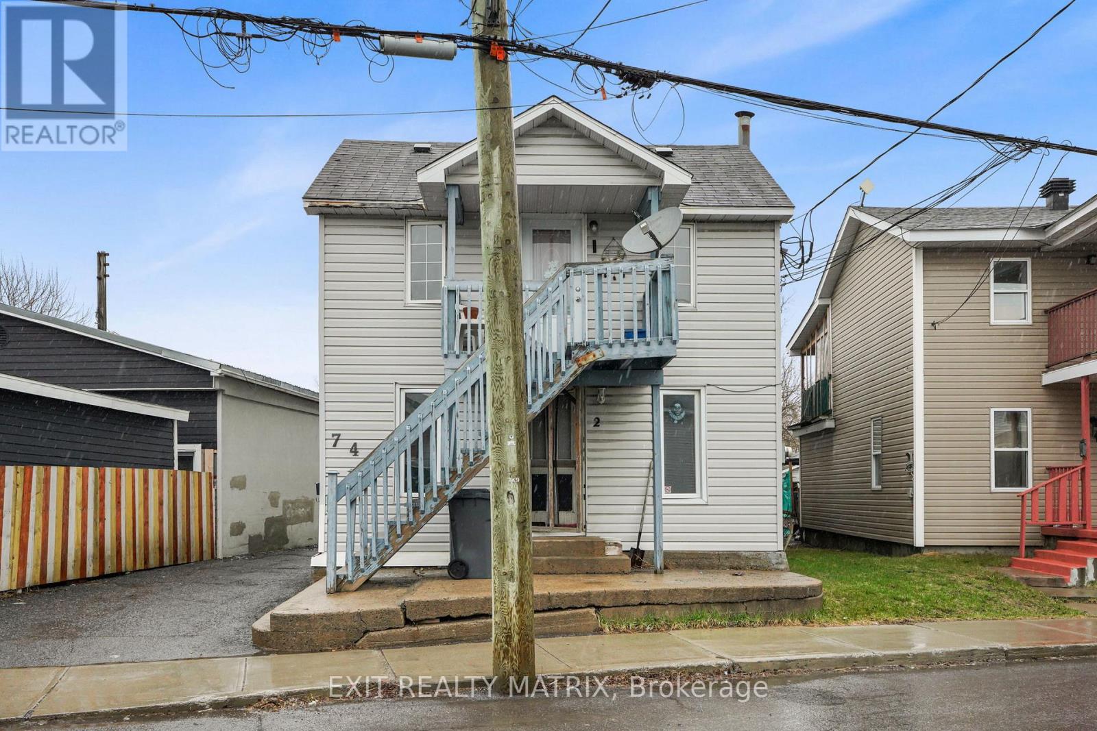 749 REGENT STREET - Photo 2