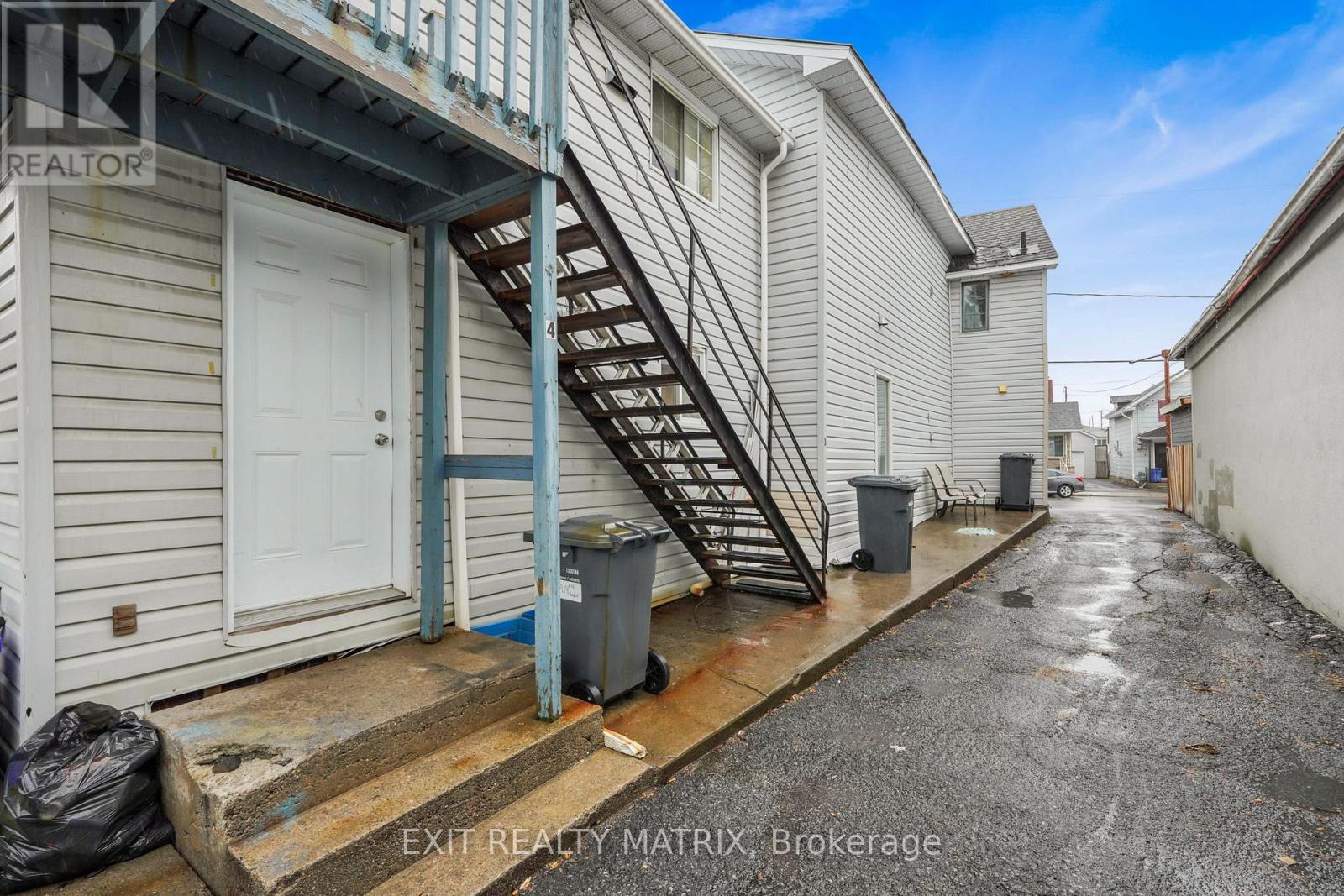 749 REGENT STREET - Photo 4