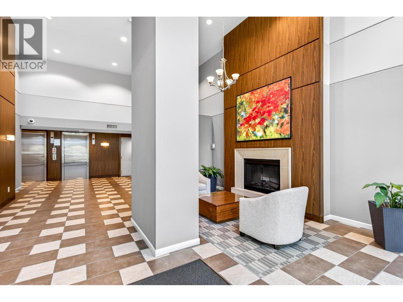 409 9262 UNIVERSITY CRESCENT