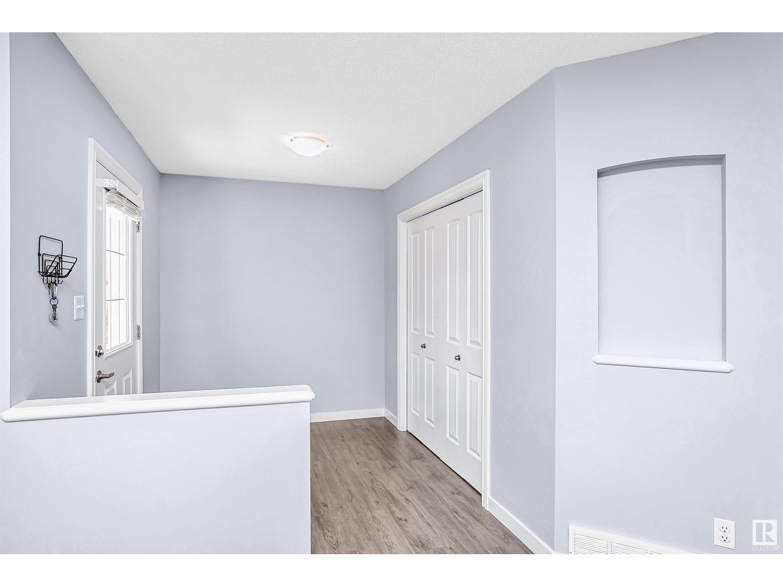 1130 37A AV NW