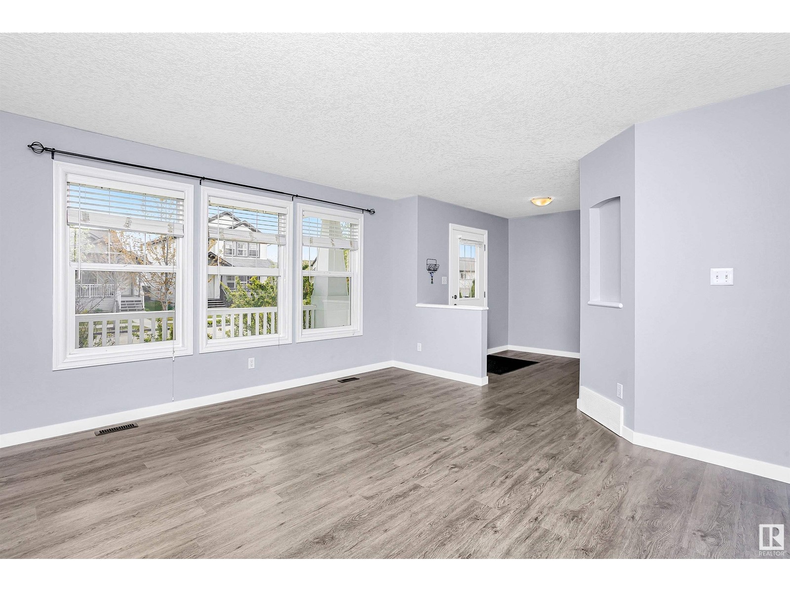 1130 37A AV NW