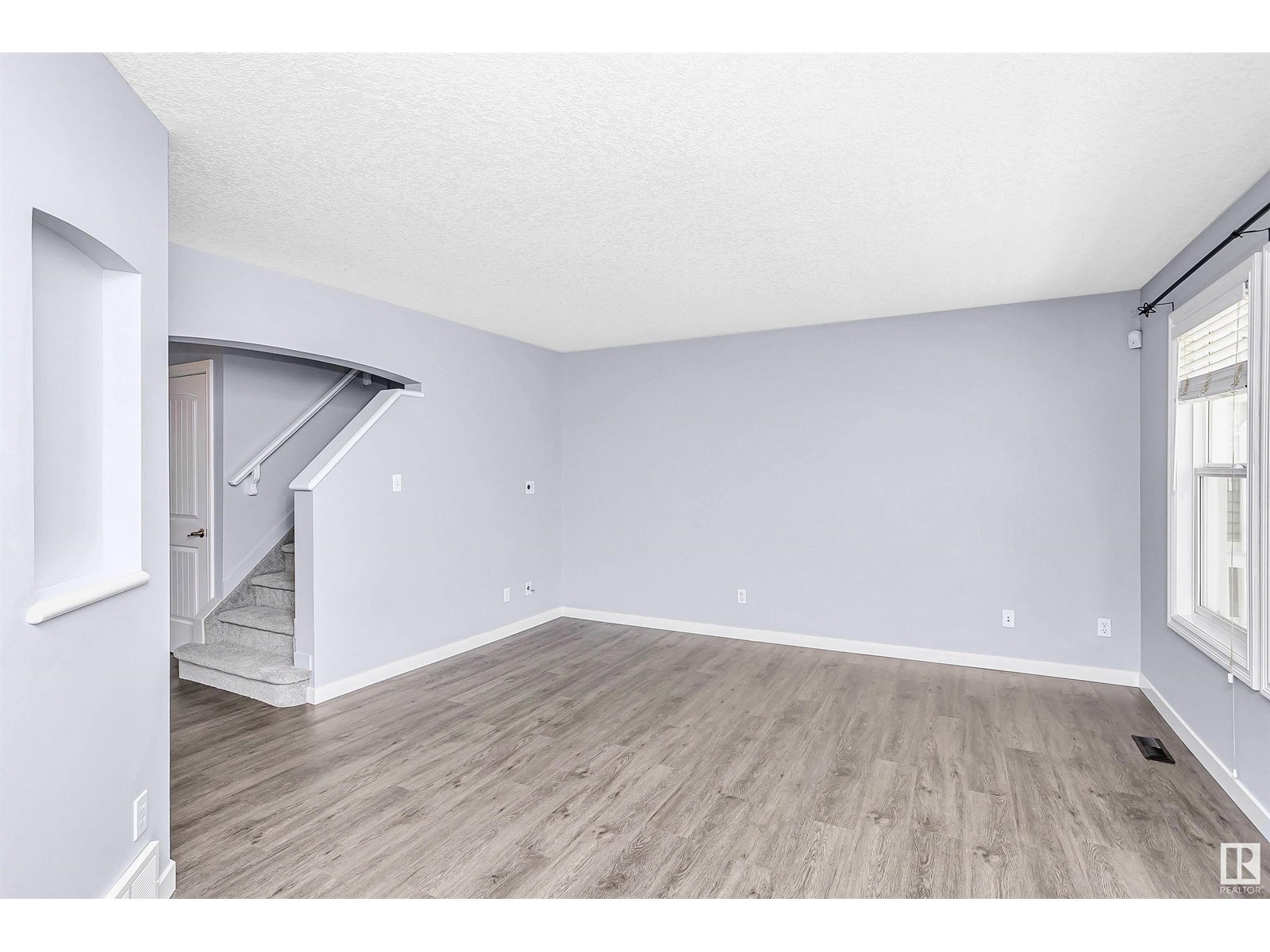 1130 37A AV NW