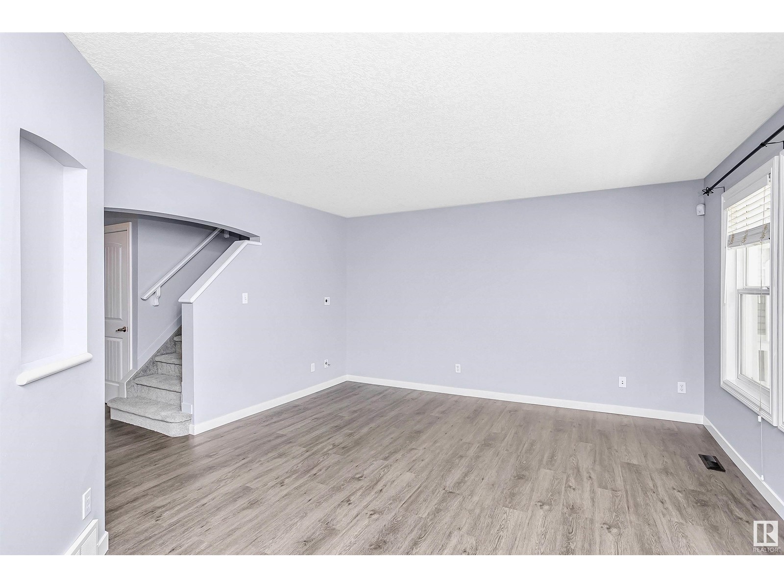 1130 37A AV NW