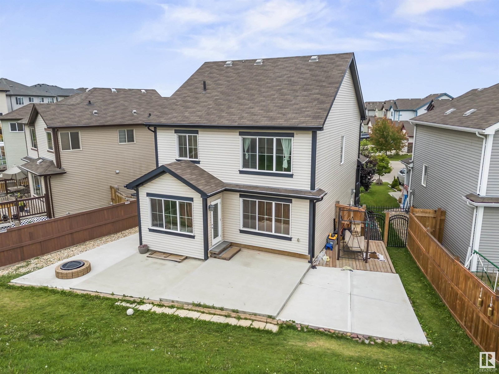 1971 51 Street SW SW