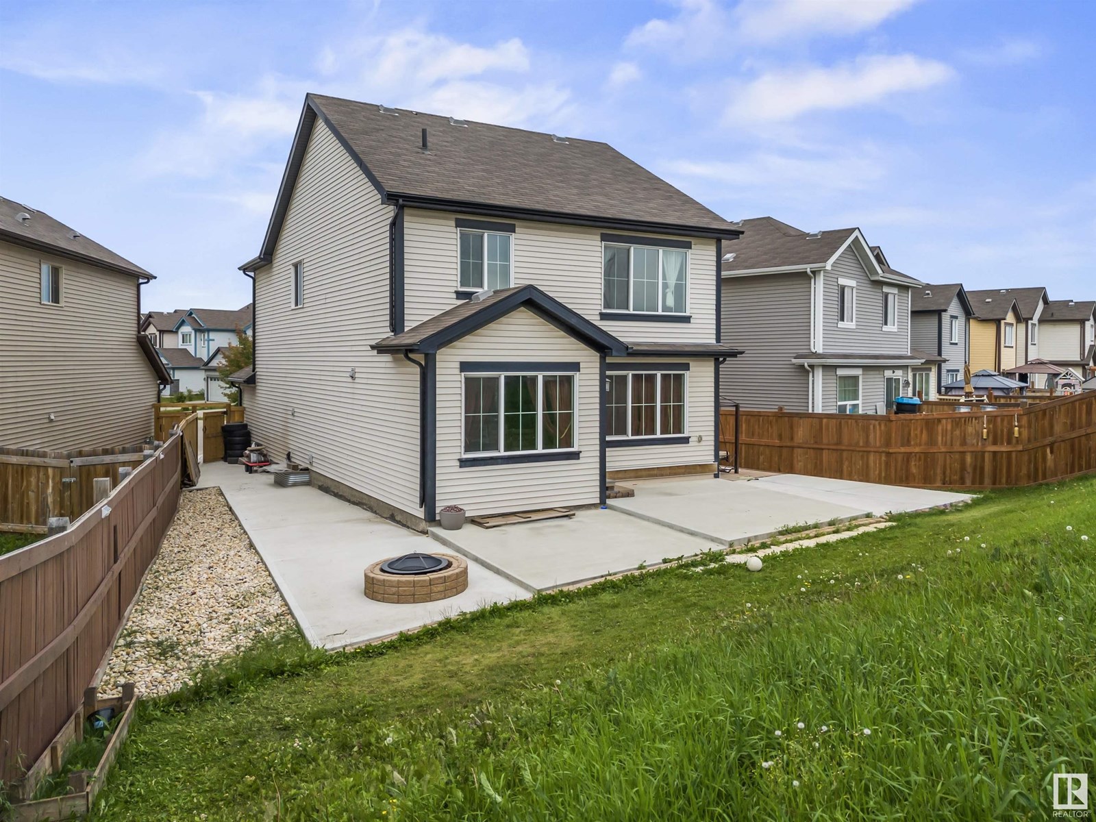 1971 51 Street SW SW