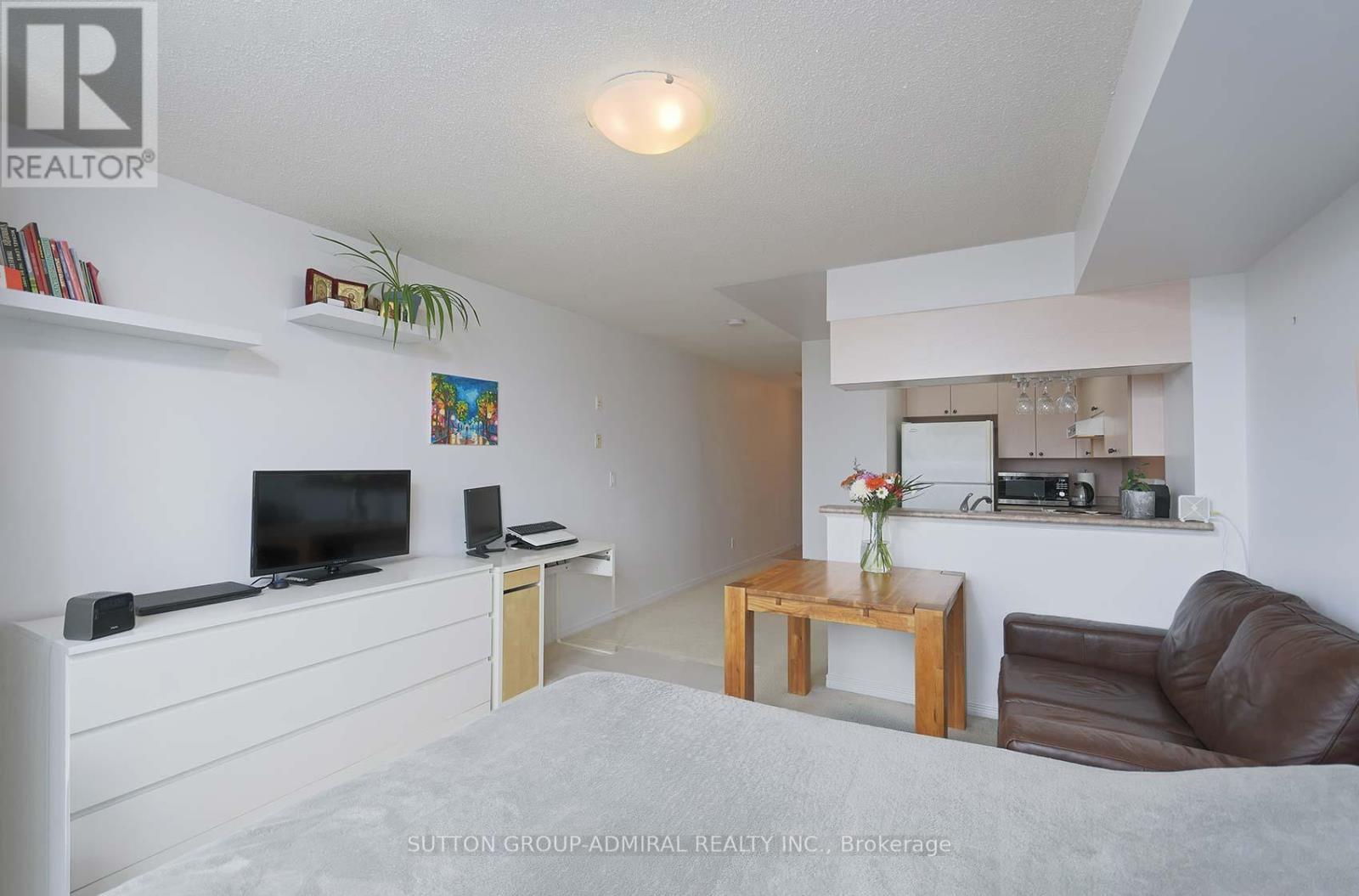 705 - 3650 KINGSTON ROAD