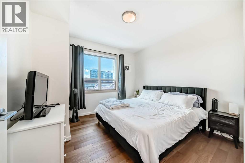 1010, 210 15 Avenue SE