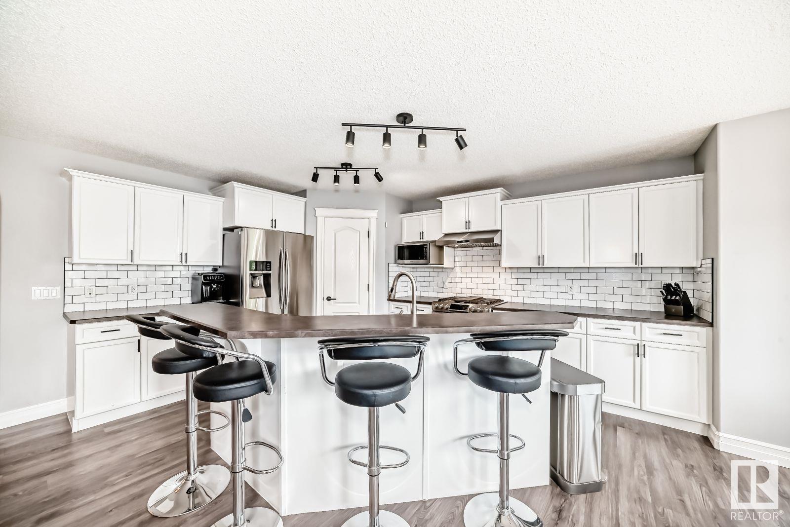 220 FOXTAIL WY
