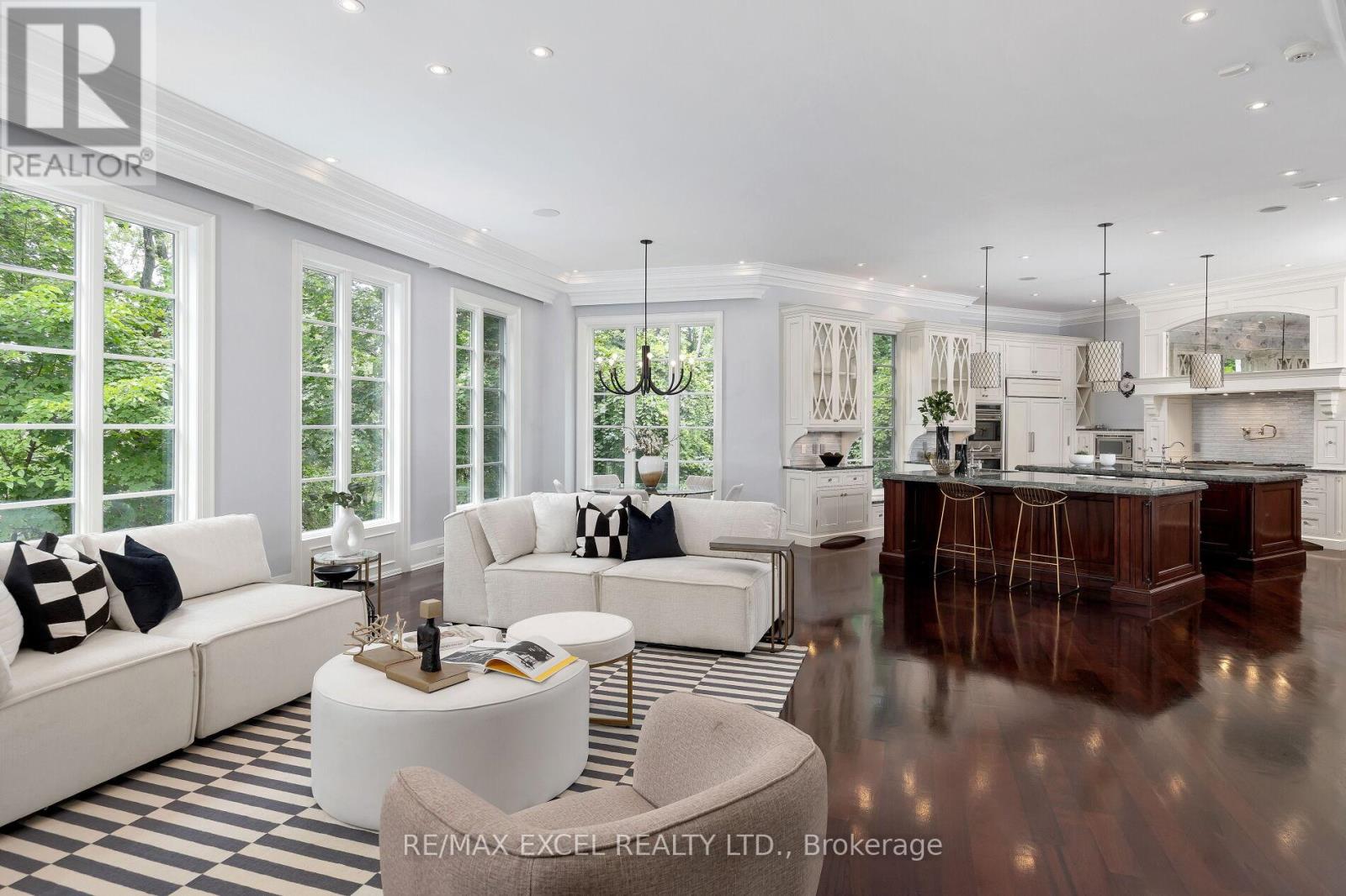 36 OLD YONGE STREET