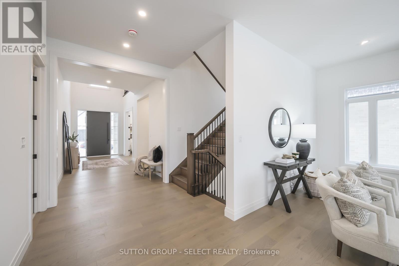 559 CREEKVIEW CHASE