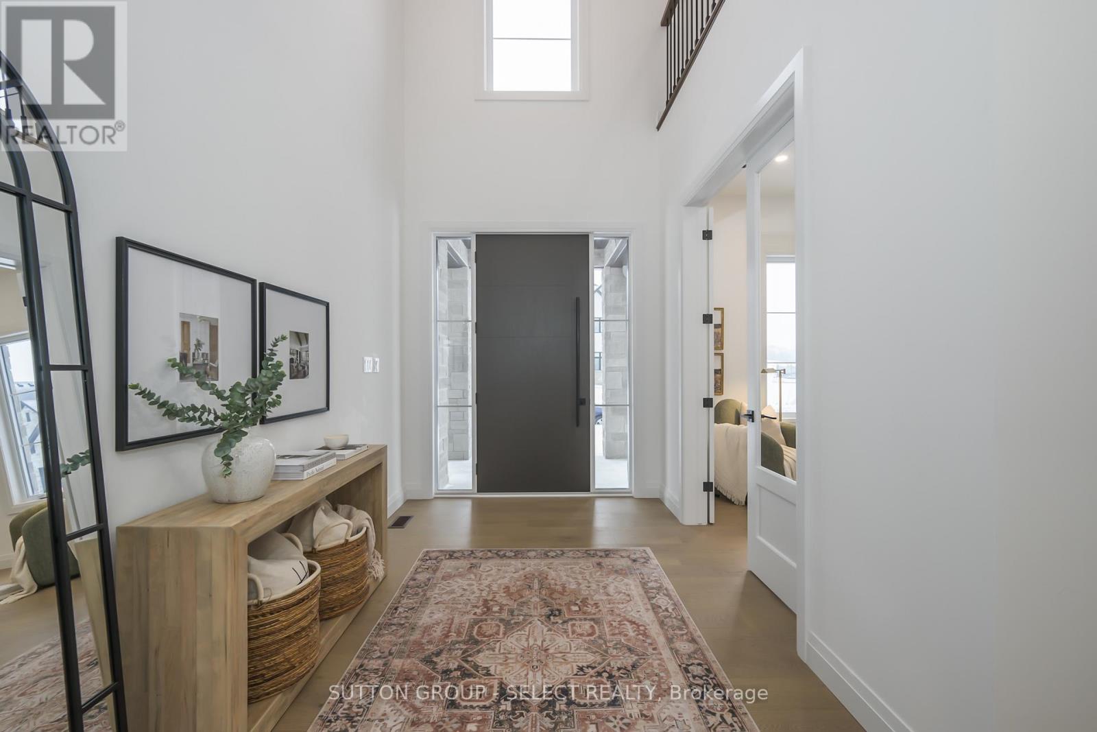 559 CREEKVIEW CHASE