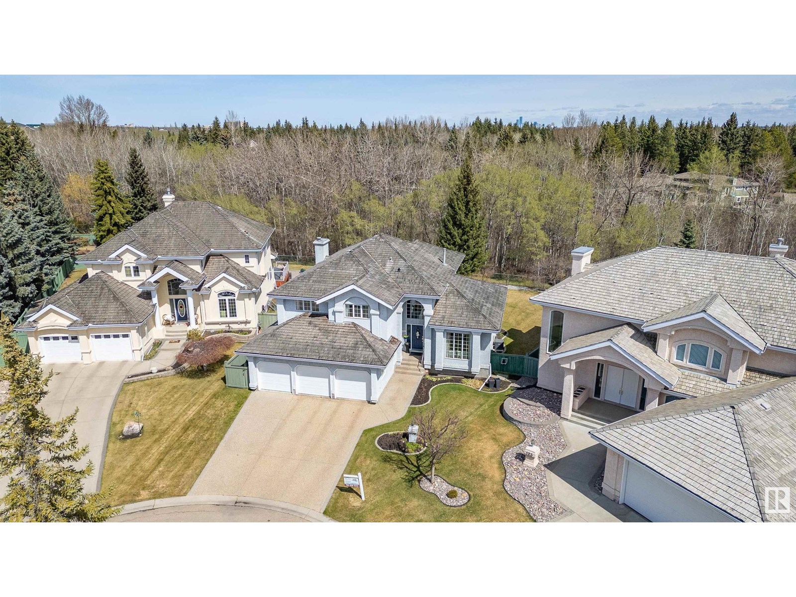 121 Weaver DR NW NW