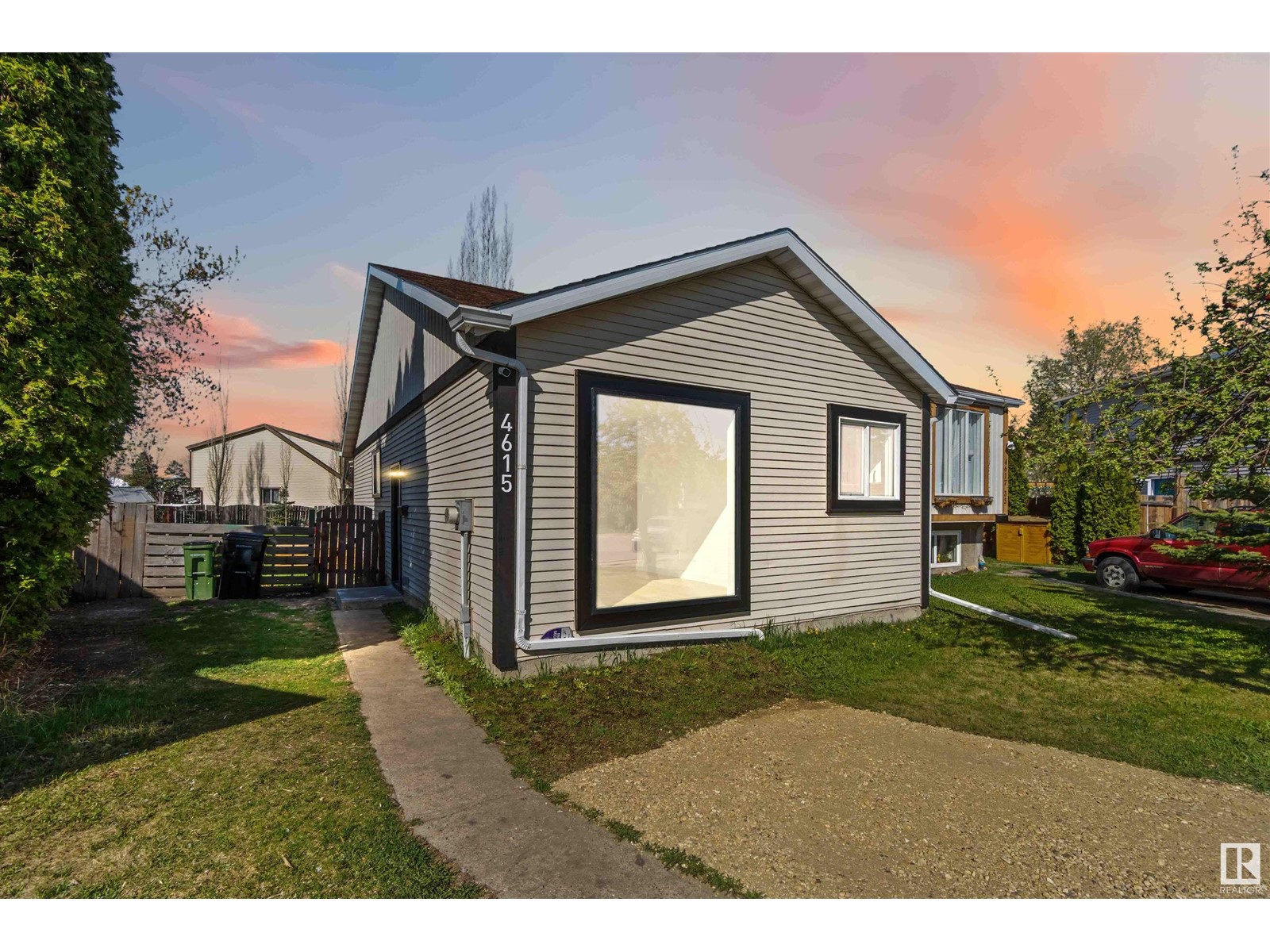 4615 35 AV NW