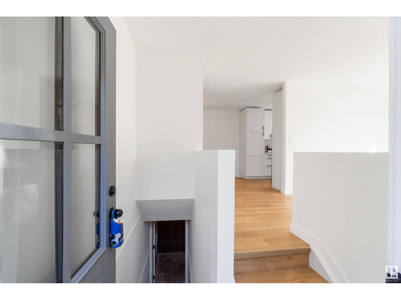 4615 35 AV NW