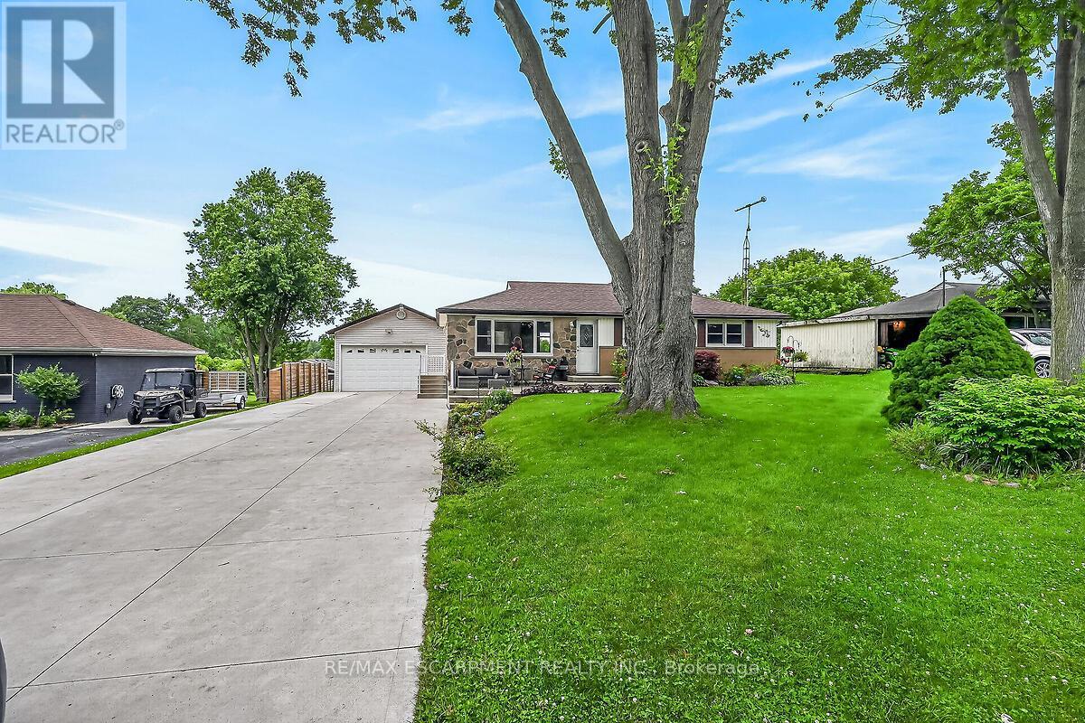 7344 DICKENSON ROAD E