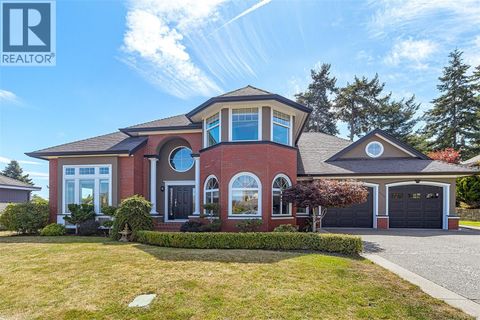 4566 Gordon Point Dr Saanich BC V8N6L3