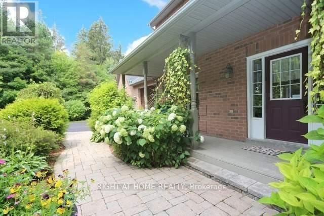2 OAKVIEW PLACE