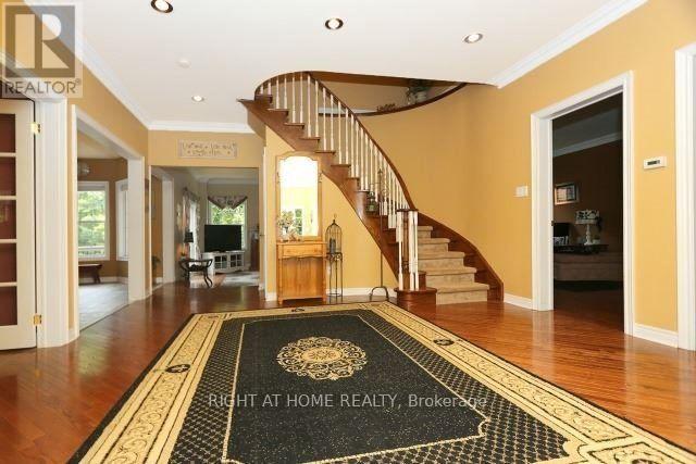 2 OAKVIEW PLACE