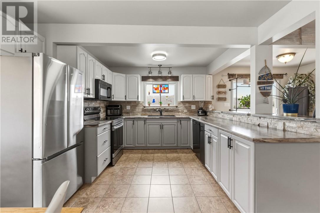 800 Hanmer Lake Road West