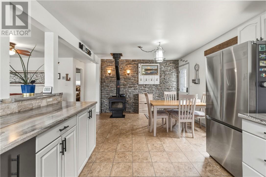 800 Hanmer Lake Road West