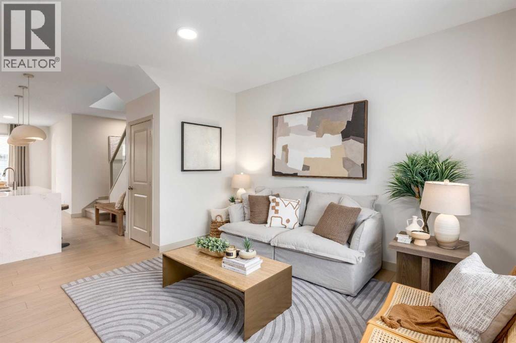 605 Savanna Drive NE