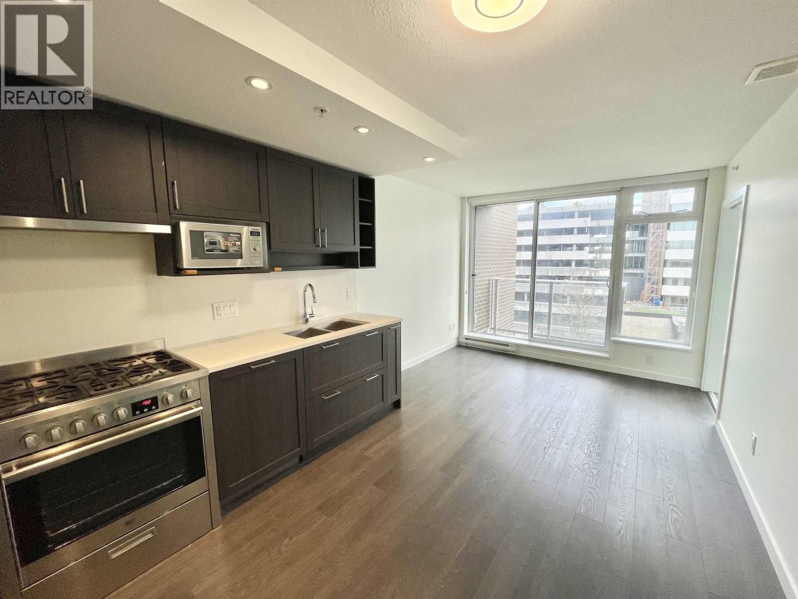 818 5665 BOUNDARY ROAD