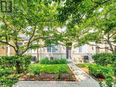 100 - 23 OBSERVATORY LANE Richmond Hill (Observatory) ON L4C0M7