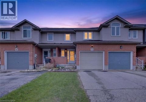 12 FERNCLIFFE Street Cambridge ON N1T2C8