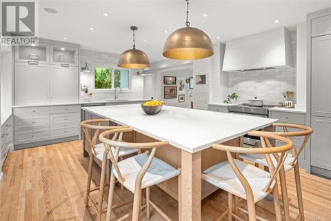 2620 Margate Ave Oak Bay BC V8S3A5