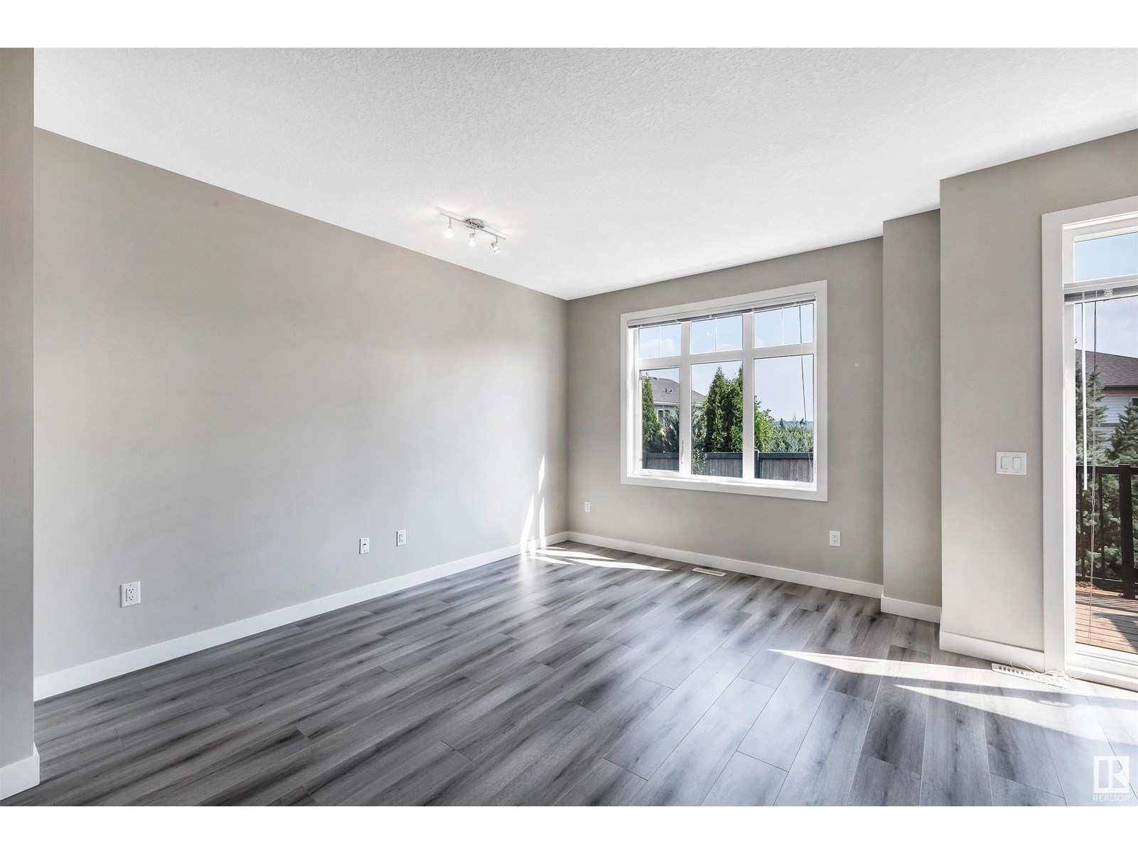 #71 600 BELLEROSE DR