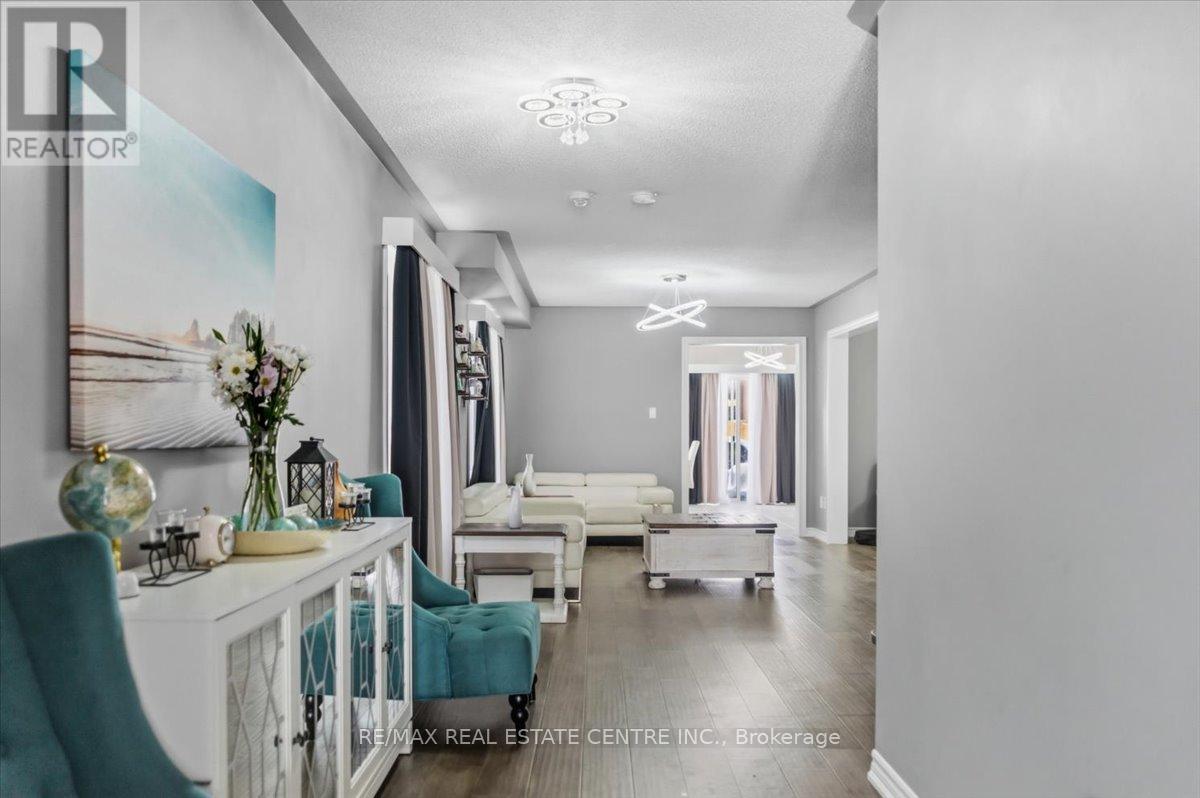 362 VAN DUSEN AVENUE