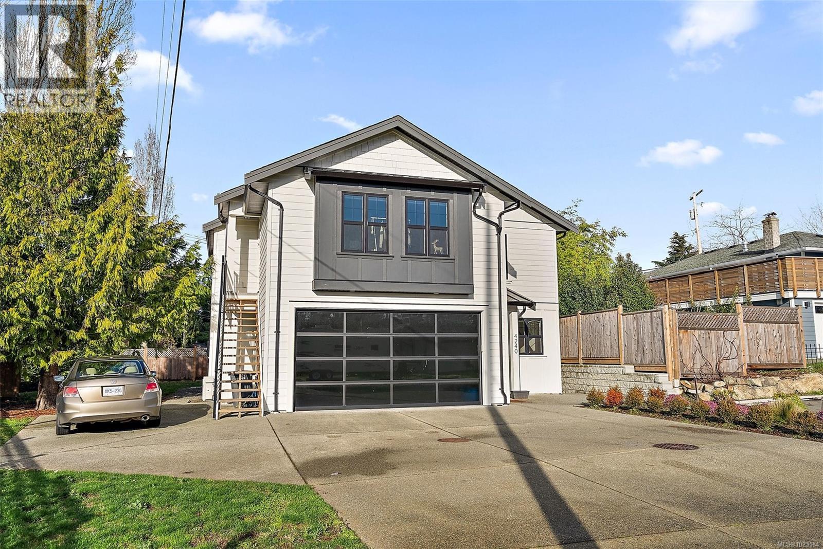 4240 Springridge Cres