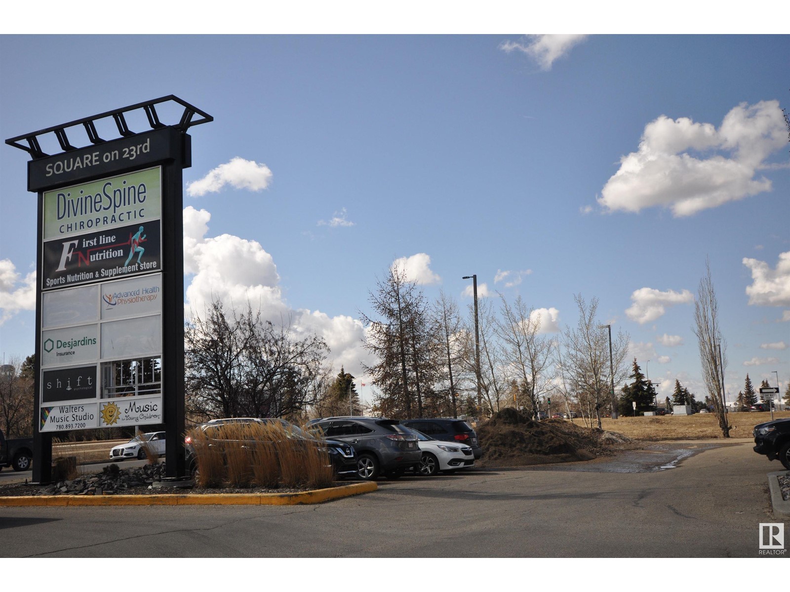 9156 & 9154 23 AV NW