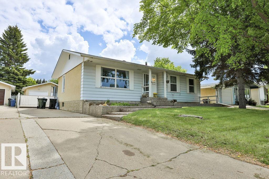 1033 Strathcona DR