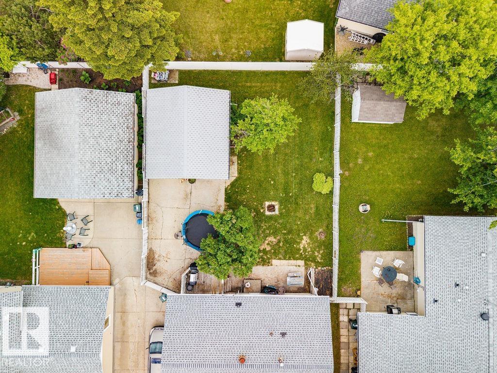1033 Strathcona DR