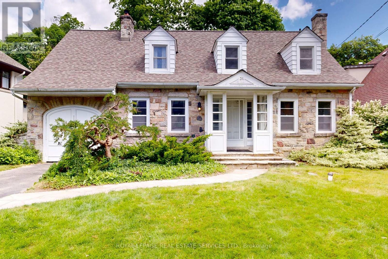31 BURNHAMTHROPE PARK BOULEVARD