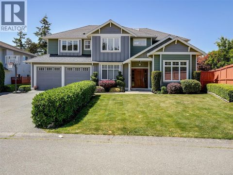 4276 Kincaid St Saanich BC V8X4R3