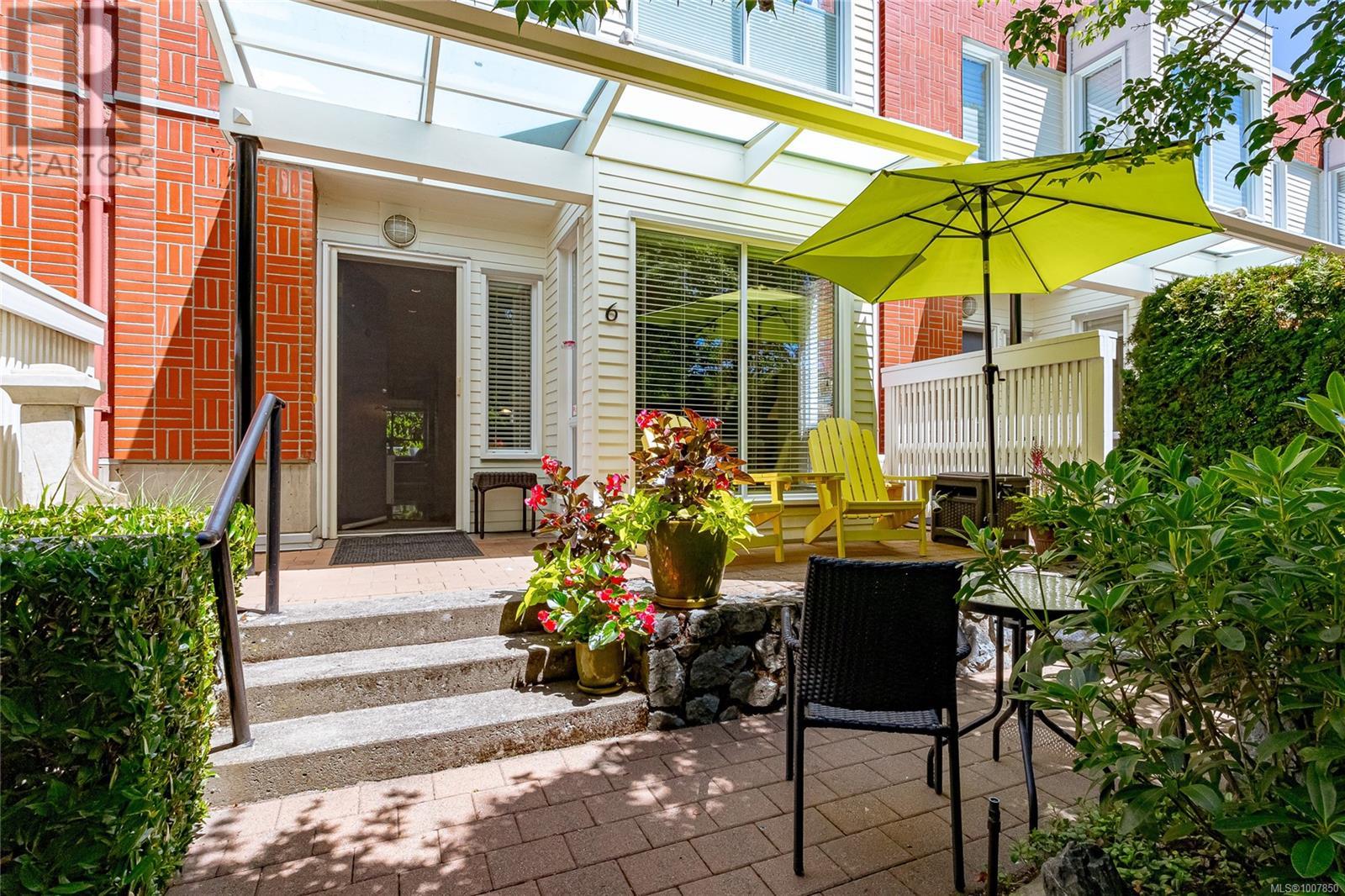 6 370 Waterfront Cres