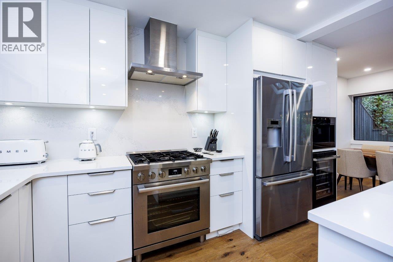 209 4001 MT SEYMOUR PARKWAY