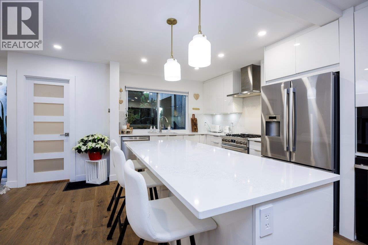 209 4001 MT SEYMOUR PARKWAY