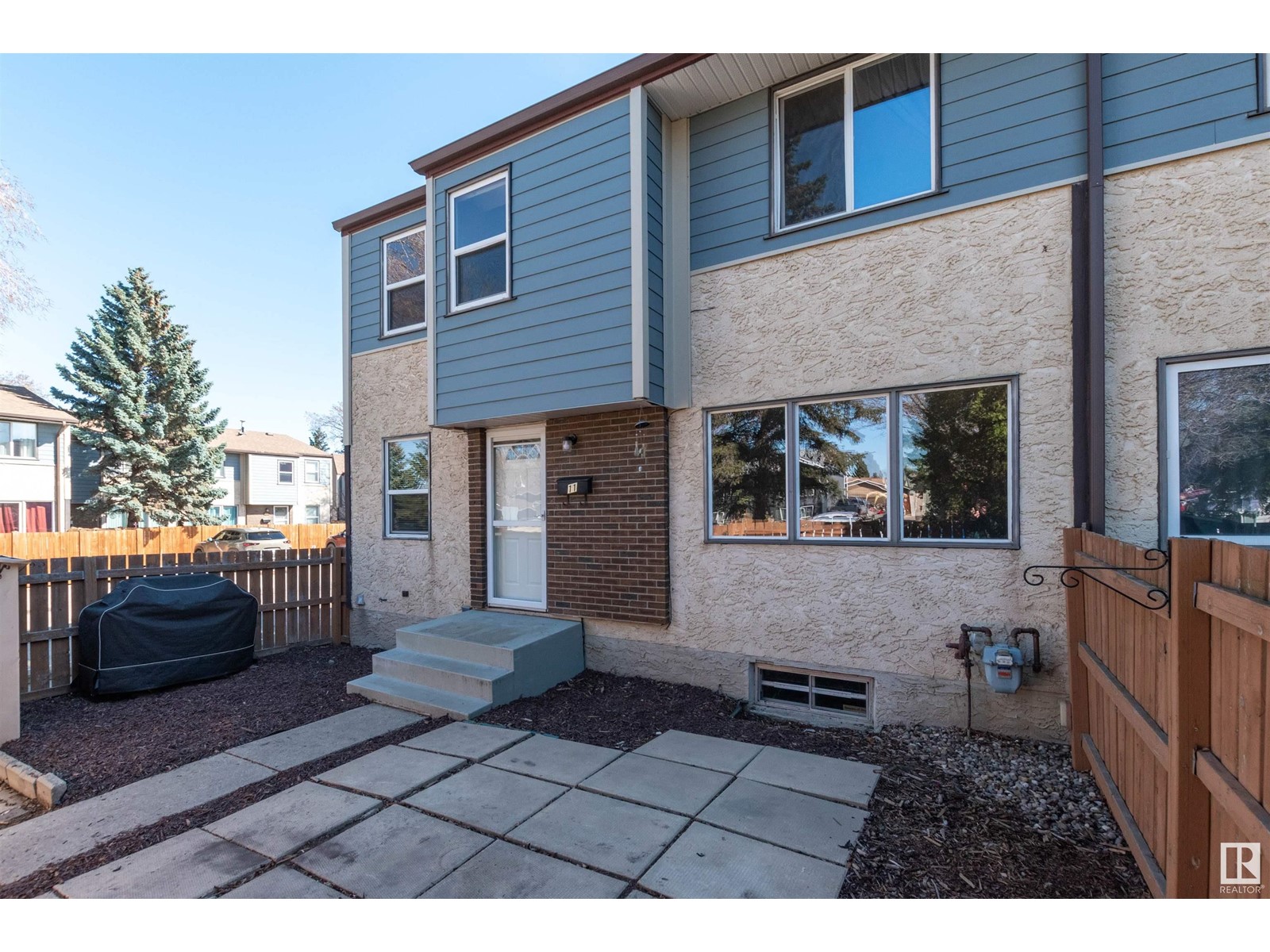 11 WILLOWDALE PL NW