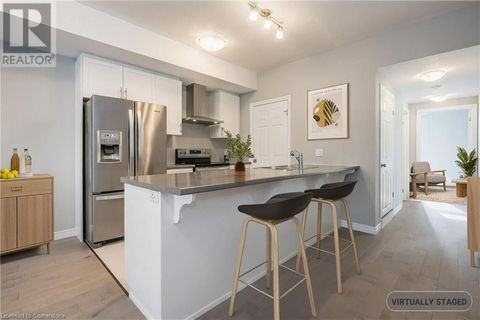 30 OAT Lane Kitchener ON N2P0K1