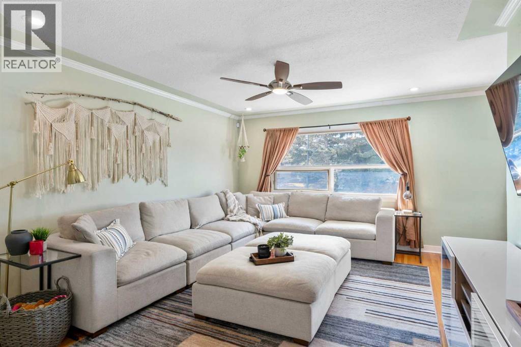 6112 Buckthorn Road NW