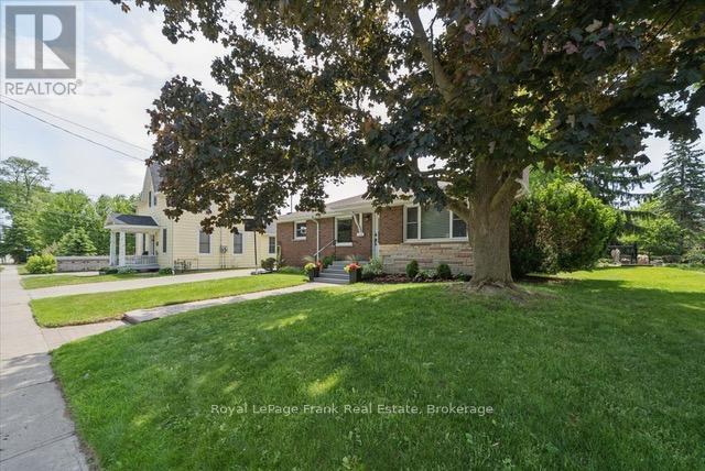 124 BROCK STREET E