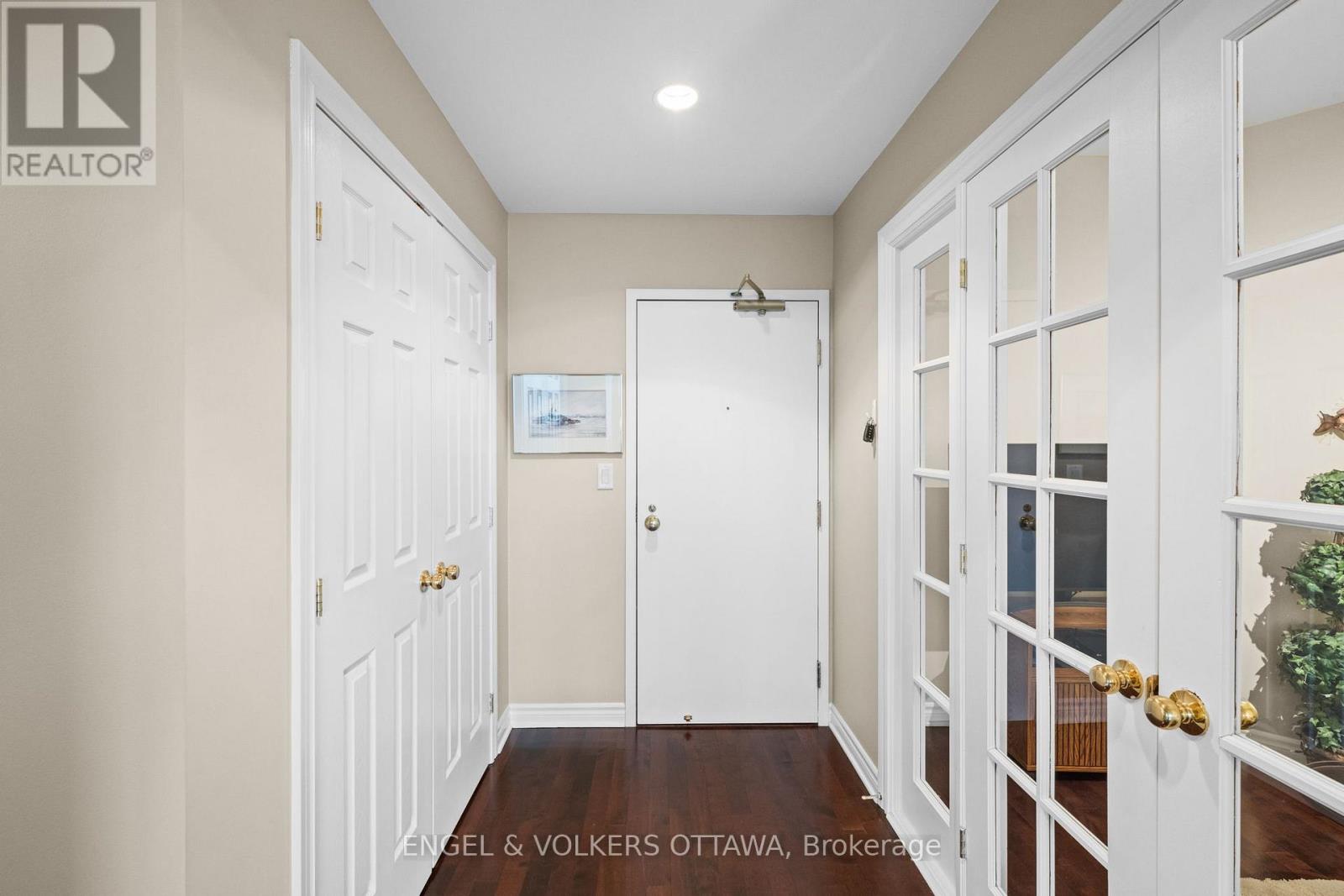 1008 - 136 DARLINGTON PRIVATE