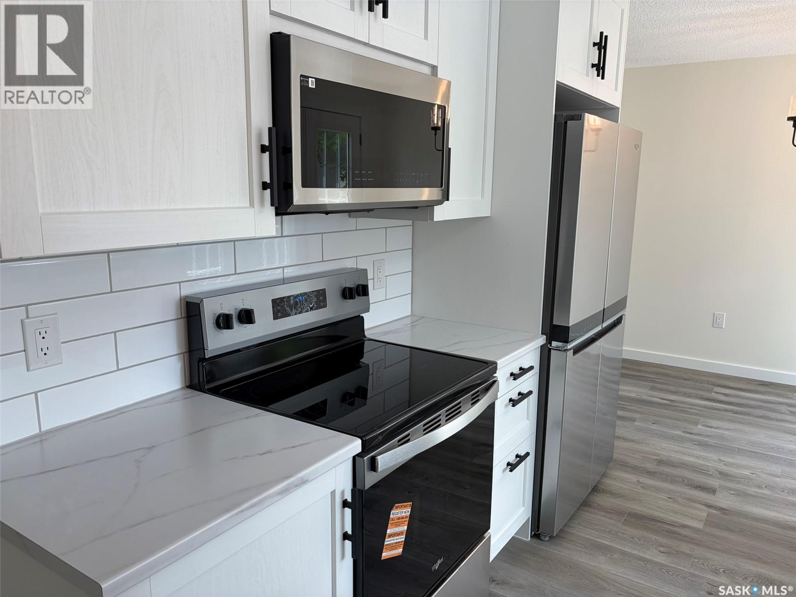 565 32nd STREET W